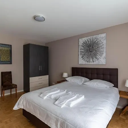 Fantastic 1 Bedroom Flat, Center, Near - Sf15 *